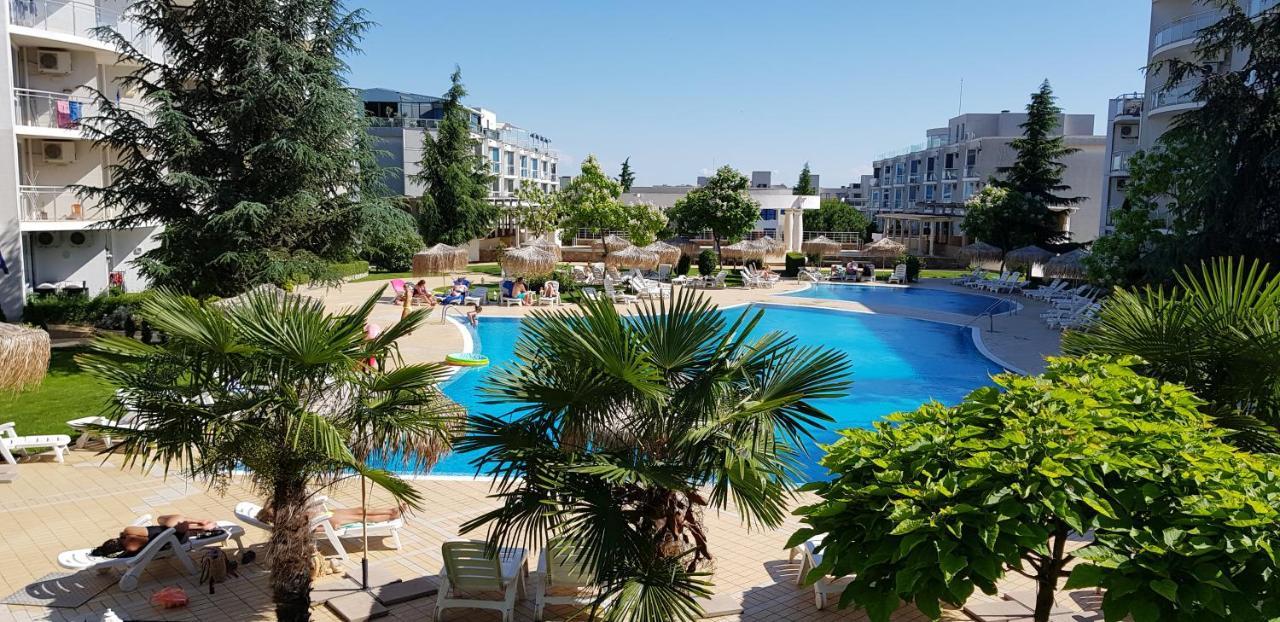 Apartment With Green Terrace Burgas Esterno foto