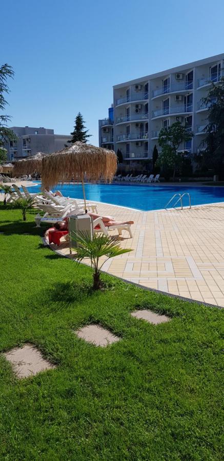 Apartment With Green Terrace Burgas Esterno foto