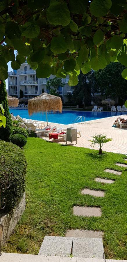 Apartment With Green Terrace Burgas Esterno foto