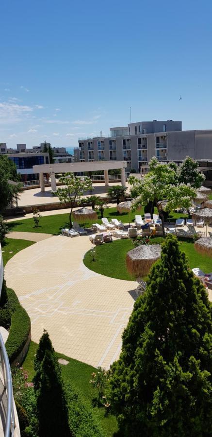 Apartment With Green Terrace Burgas Esterno foto