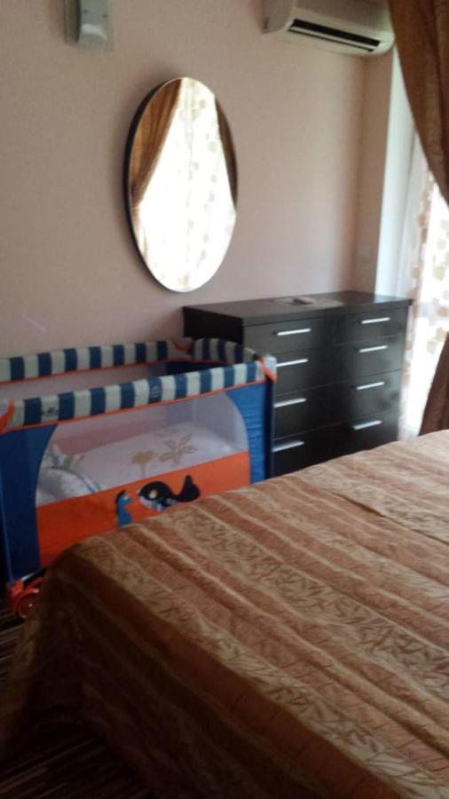 Apartment With Green Terrace Burgas Esterno foto