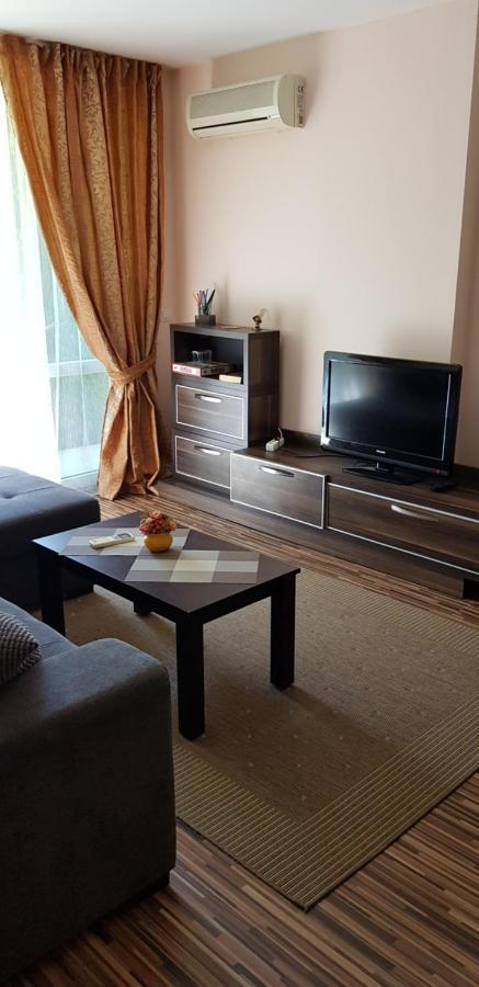 Apartment With Green Terrace Burgas Esterno foto