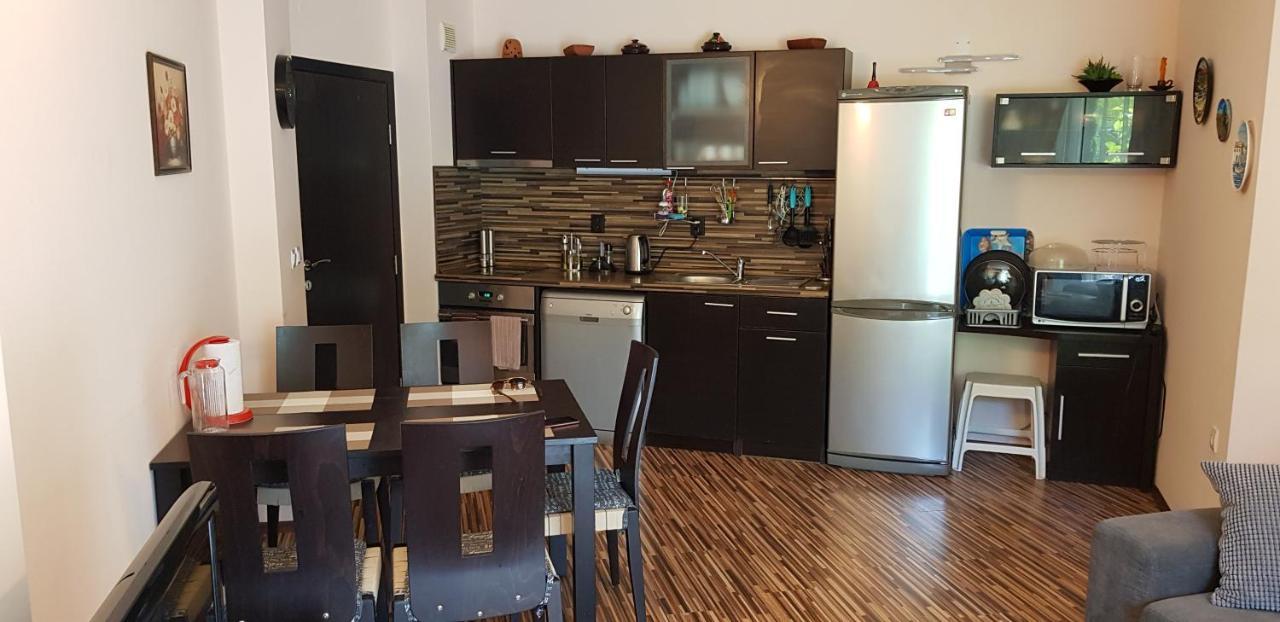 Apartment With Green Terrace Burgas Esterno foto