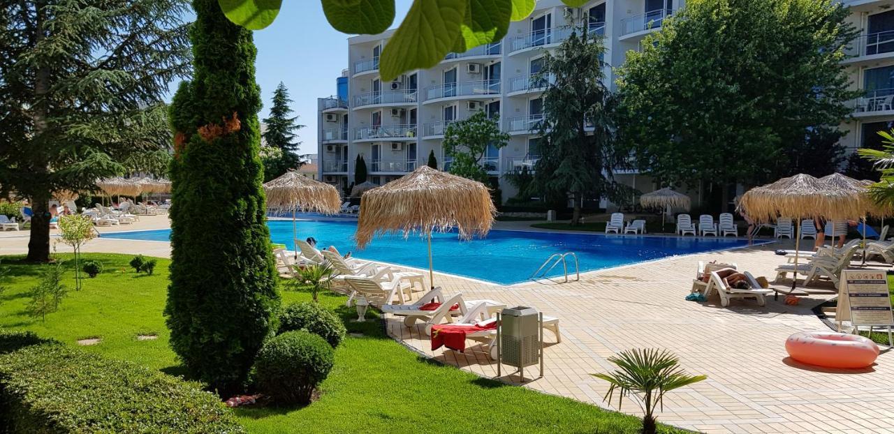 Apartment With Green Terrace Burgas Esterno foto