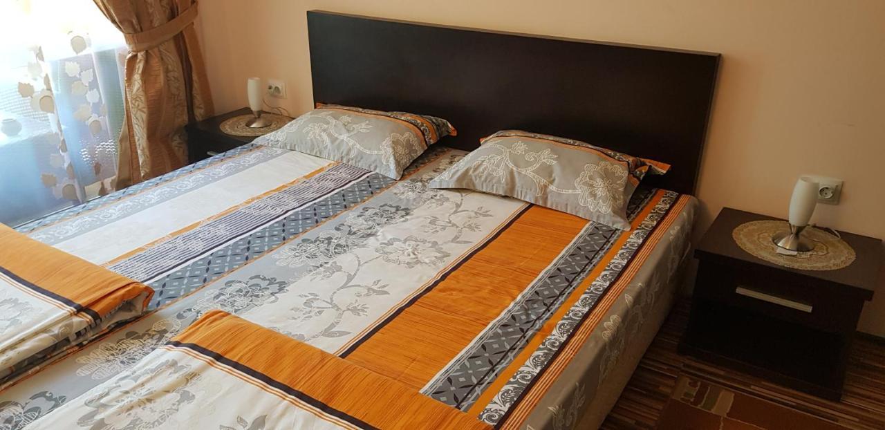 Apartment With Green Terrace Burgas Esterno foto